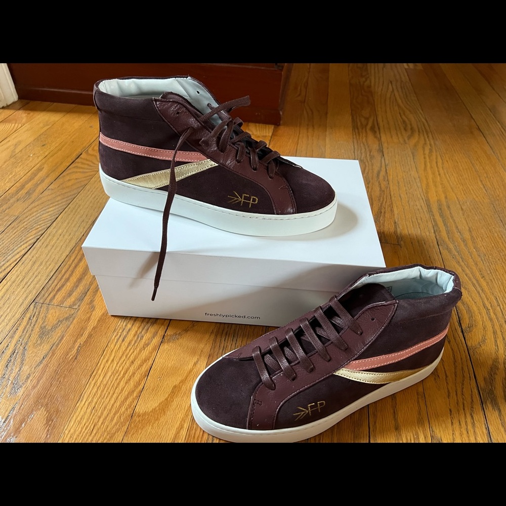 NIB freshly picked high top sneakers